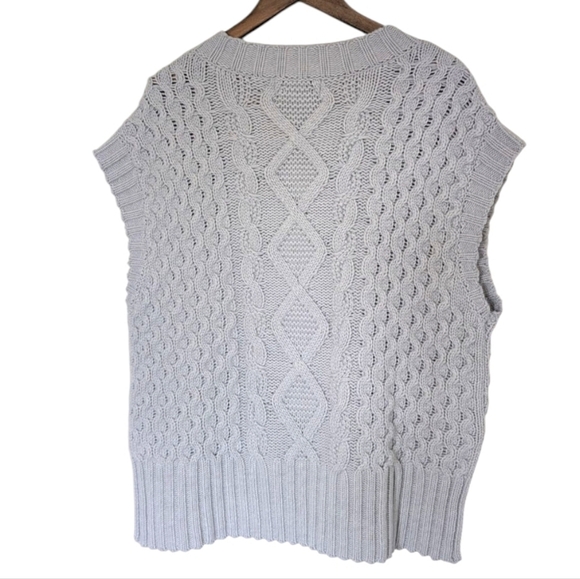 L'Academie Revolve Amare Cable Sweater Vest Chunky Oversize Womens L Grey V Neck - Picture 3 of 9
